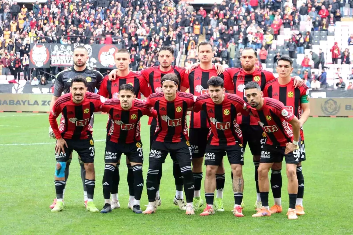 Eskişehirspor, Tire 2021'i 2-0'lık Skorla Mağlup Etti