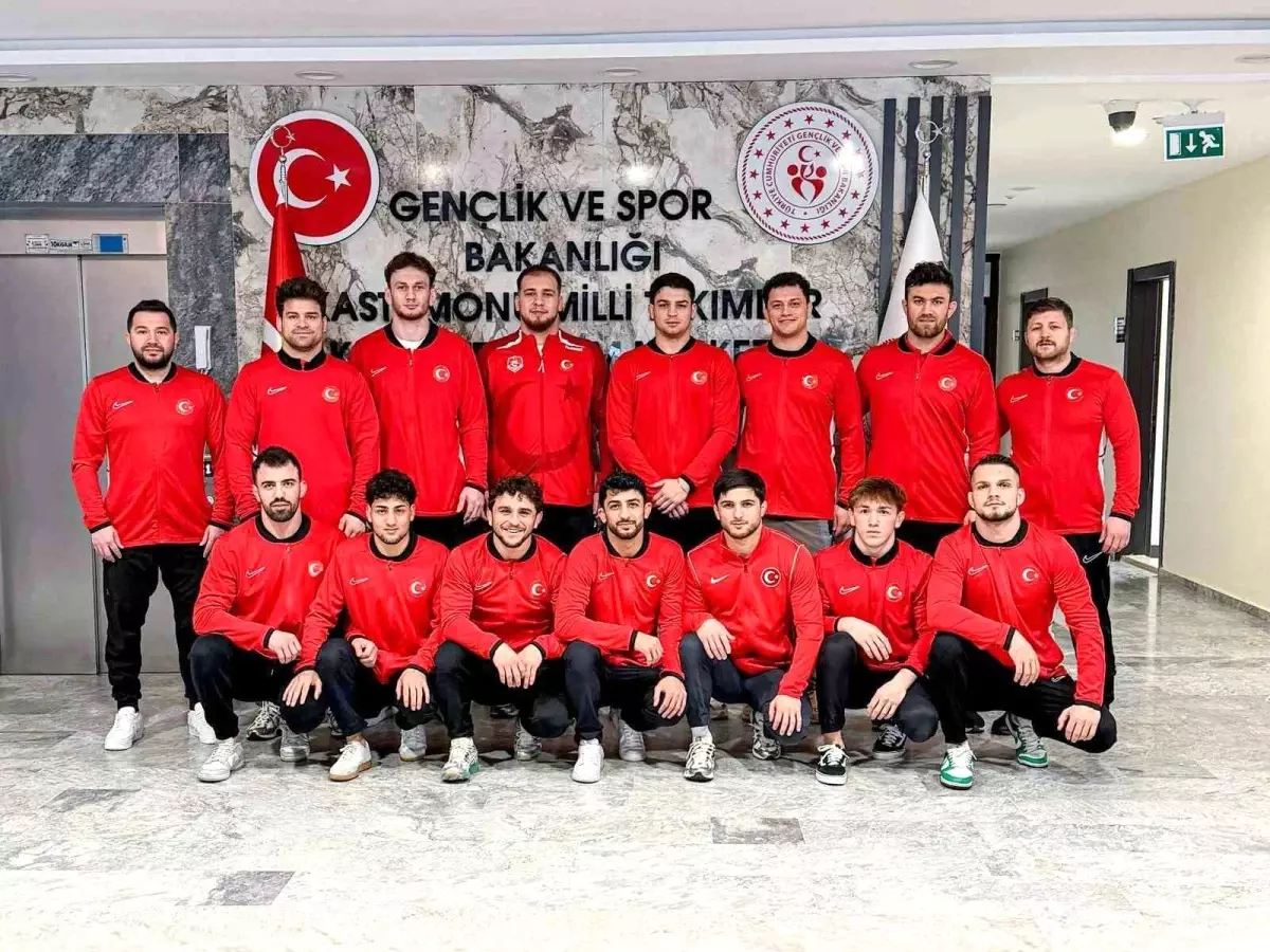 Türk Güreşçileri Bulgaristan'da Dan Kolov‑Nikola Petrov Turnuvası'na Hazırlanıyor