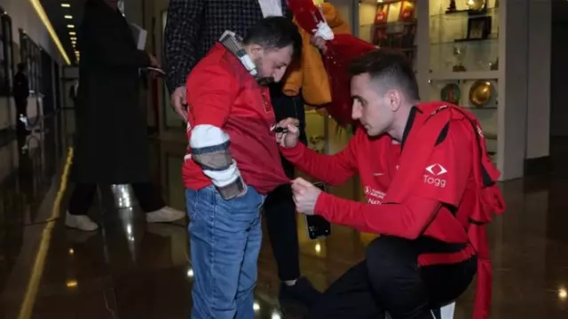 Köksal Baba ve futbolcular