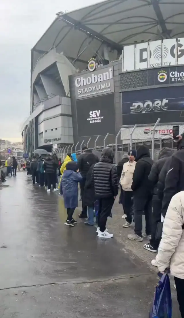 Guendouzi imza töreninde taraftarlarla buluşuyor