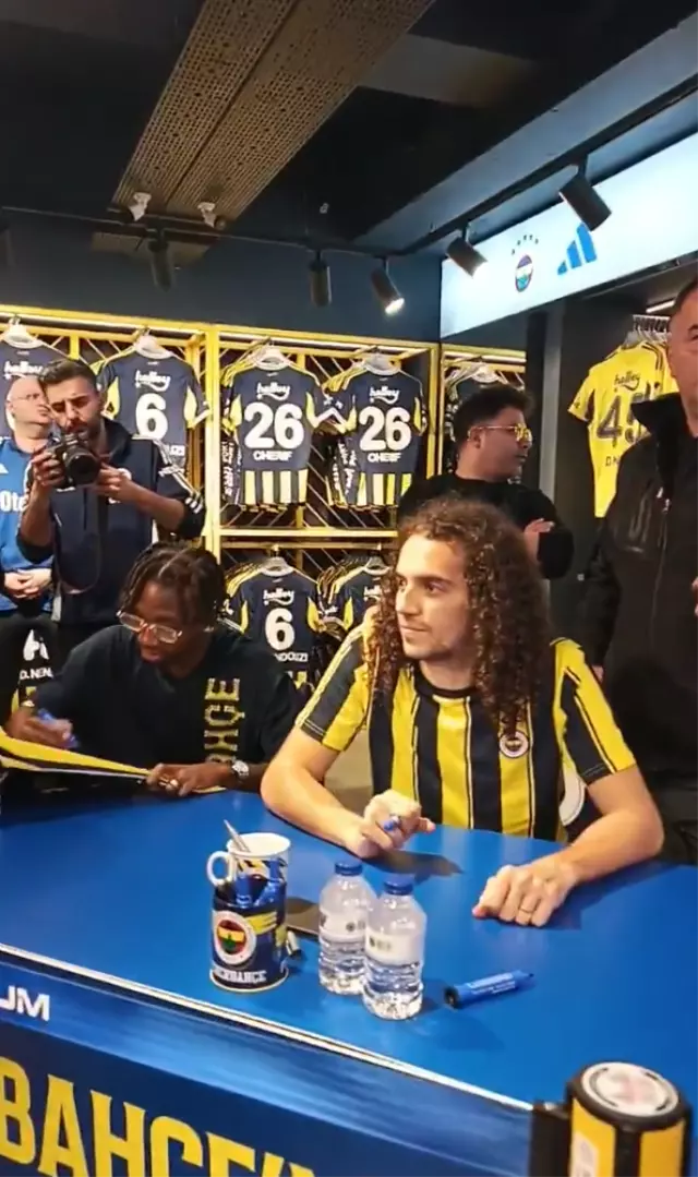 Chérif'in imza anı