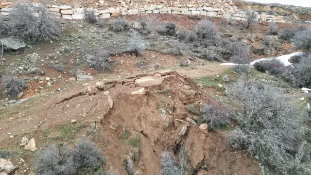 Köylülerin endişeli bakışları