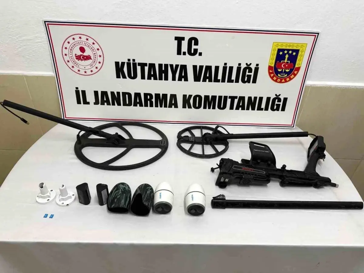 Kütahya’da Jandarma Kaçak Kazı Operasyonu: Dedektör Ele Geçirildi