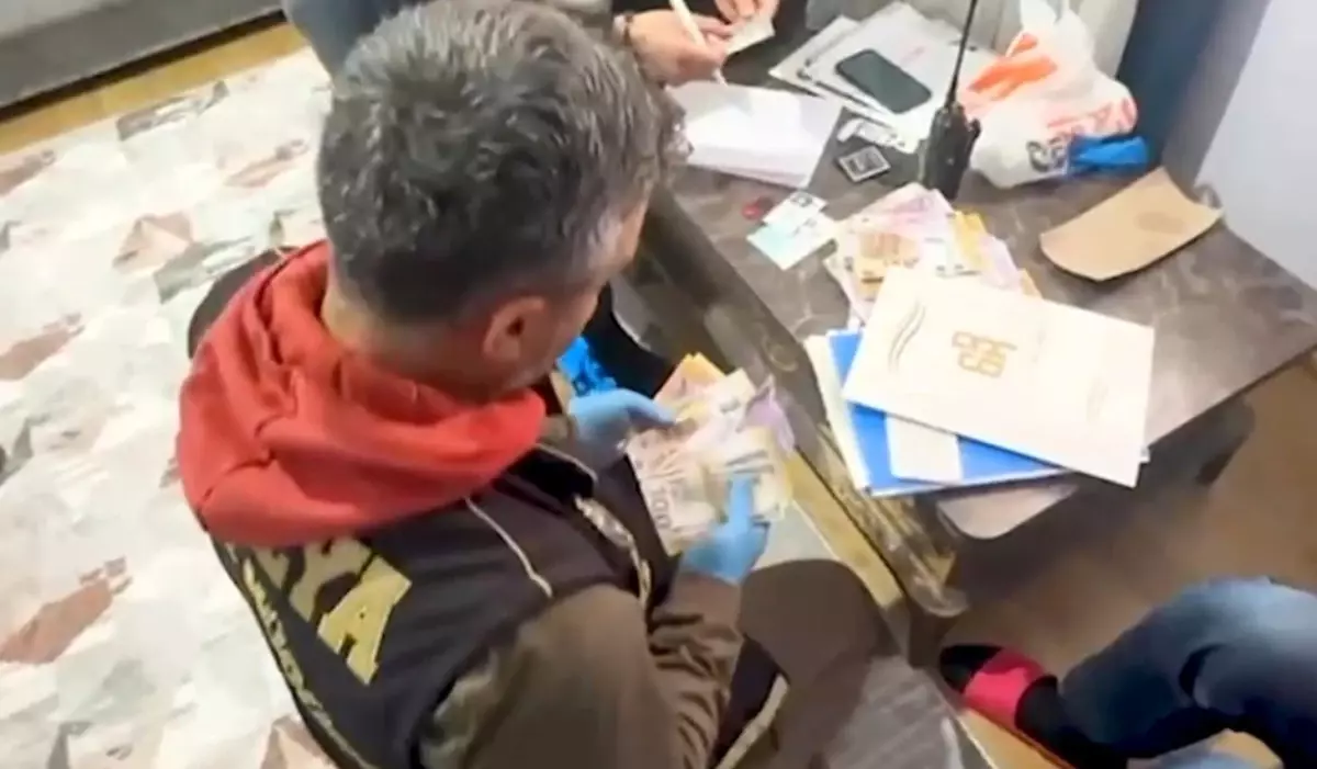 Antalya’da Sahte Polis Tuzağı: Üç Şüpheli 480 Bin Lira Zengin Oldu