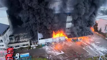 Yangının söndürülmesinden sonra fabrika dışı görüntü