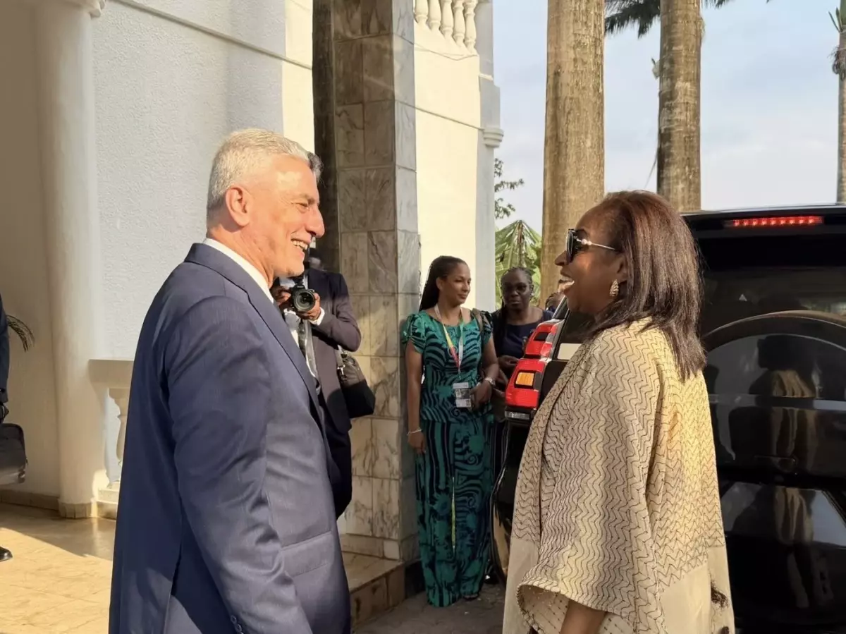 Bakan Bolat, Kamerun’da Nijerya ile Ticaret Hacmini Artırma Görüşmeleri Yaptı