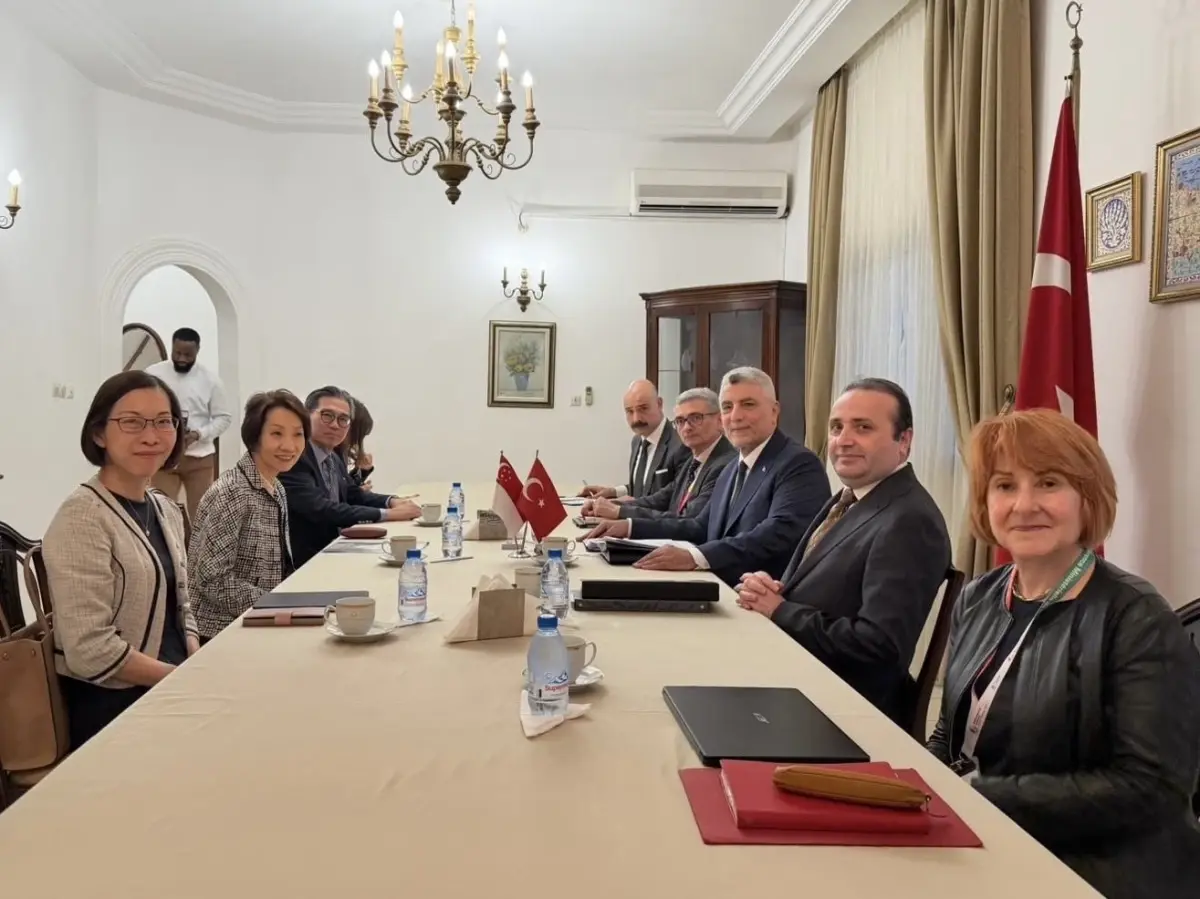 Türkiye ve Singapur Ticaret Bakanları Bolat ve Fu, İkili Ekonomik İşbirliğini Derinleştiriyor