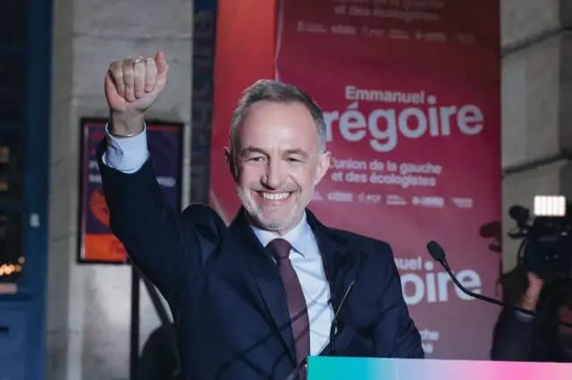 Seçim sonrası Paris sokakları