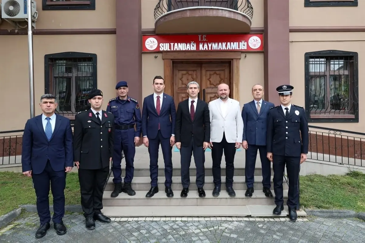 Afyonkarahisar’da organik kiraz koruma projesiyle üreticilere tuzak dağıtıldı