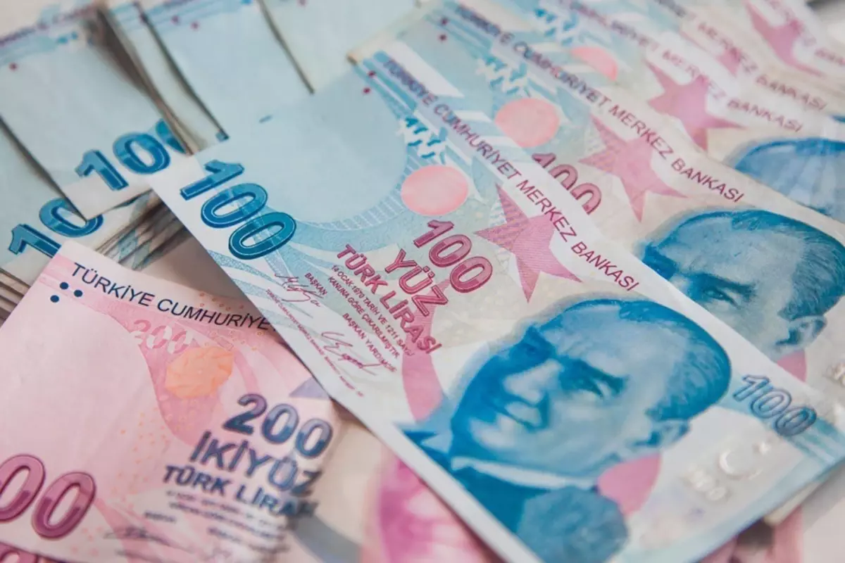 Enerji Bakanı Bayraktar'dan Nisan Ayı İçin Elektrik ve Doğal Gaz Değerlendirme Sinyali