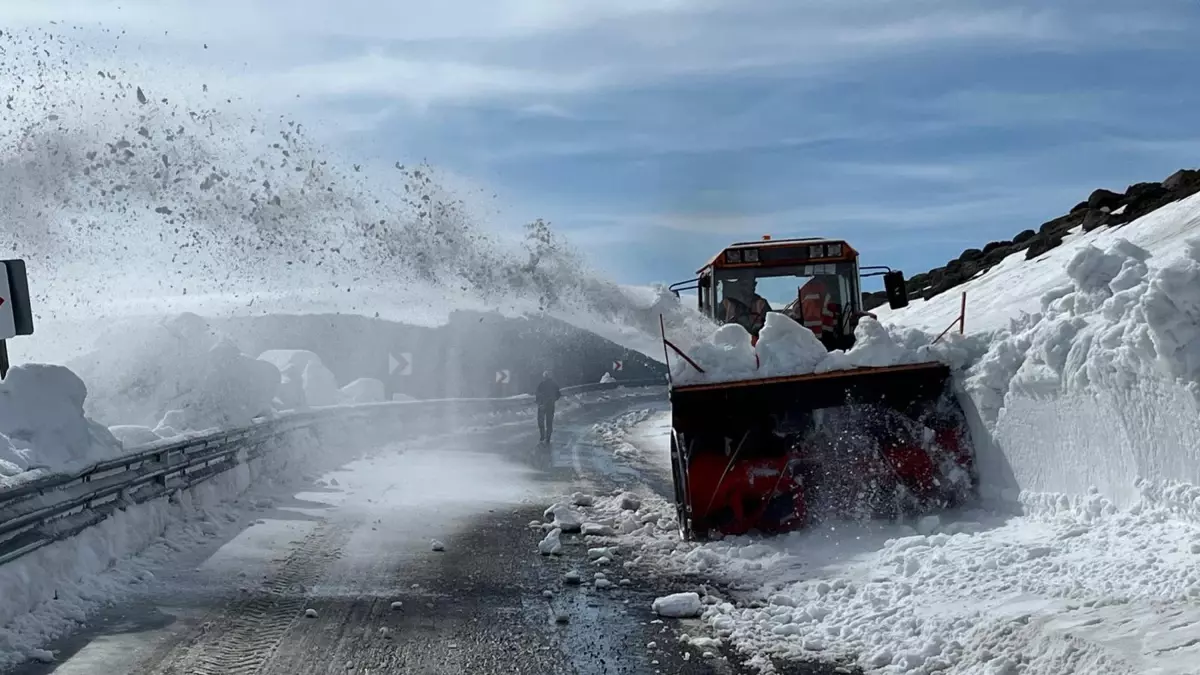 Ardahan‑Artvin Karayolu Bülbülan Geçidi’nde Karla Mücadele Çalışmaları Başladı