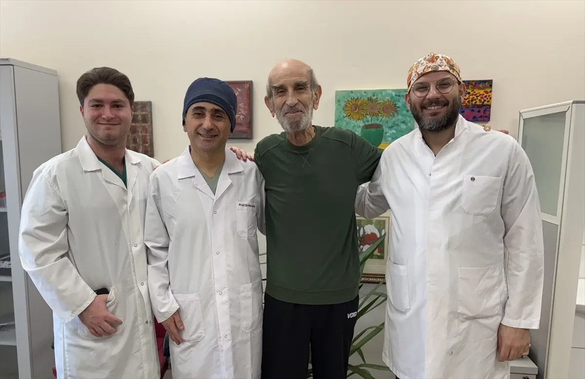 77 Yaşındaki Sinan Bengier, Aort Yırtılmasını Atlatıp Sağlığına Kavuştu