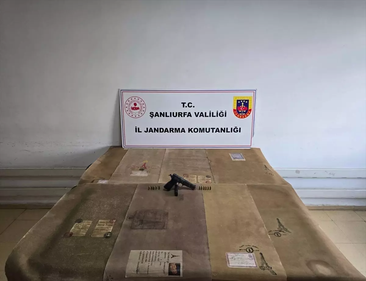 Şanlıurfa Karaköprü'de 17. Yüzyıla Ait 8 Tarihi Tablo Ele Geçirildi