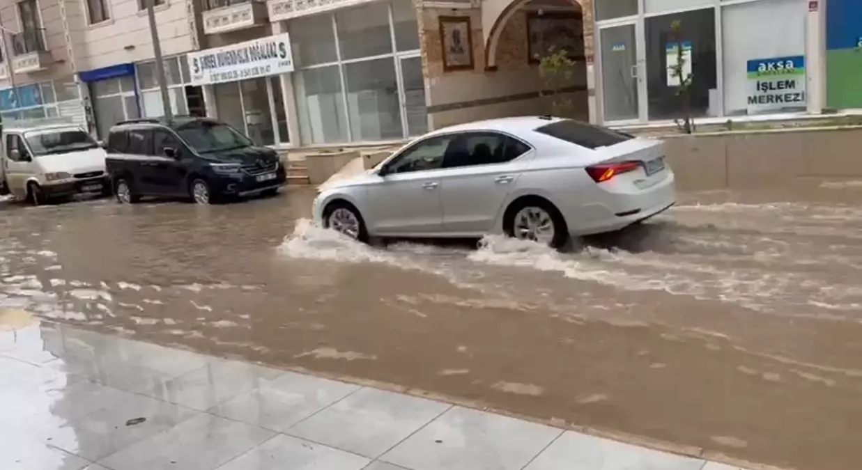 Reyhanlı’da Şiddetli Dolu ve Sağanak Sel Felaketi Yaşandı