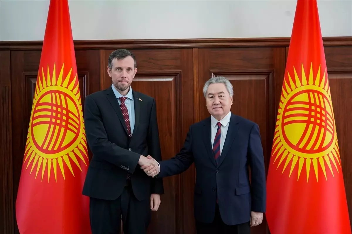 Kırgızistan Dışişleri Bakanı Kulübayev, İngiltere ile Stratejik İşbirliği Görüşmelerini Tamamladı
