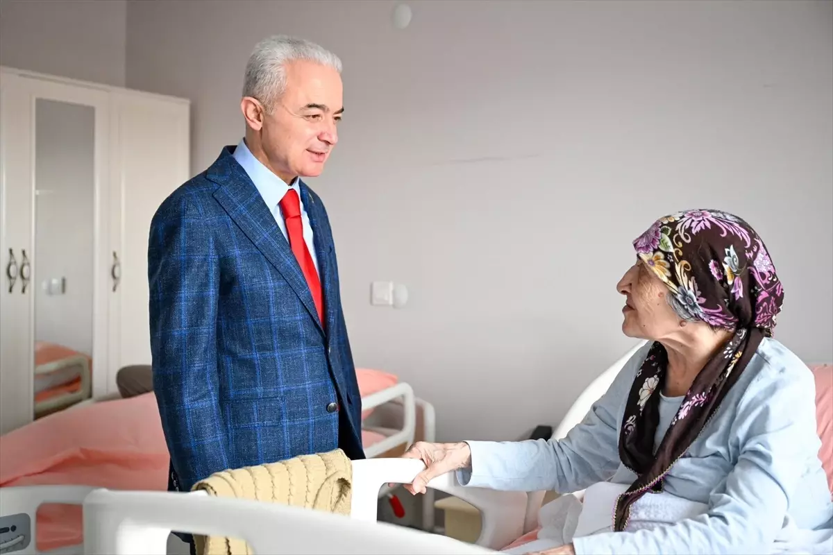 Kırklareli Valisi Uğur Turan, Yaşlılar Haftası'nda Huzurevi Sakinleriyle Buluştu