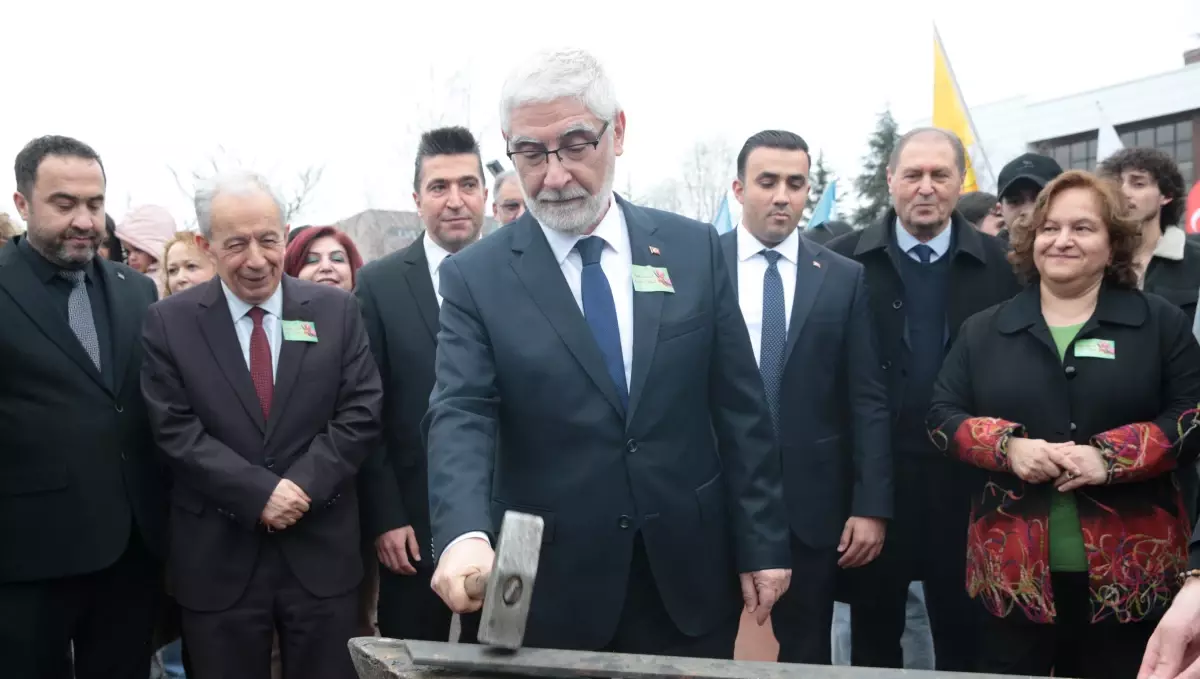 BAİBÜ Kampüsünde Nevruz Coşkusu: Ateş Üzerinden Atlama ve Demir Dövme Şenliği