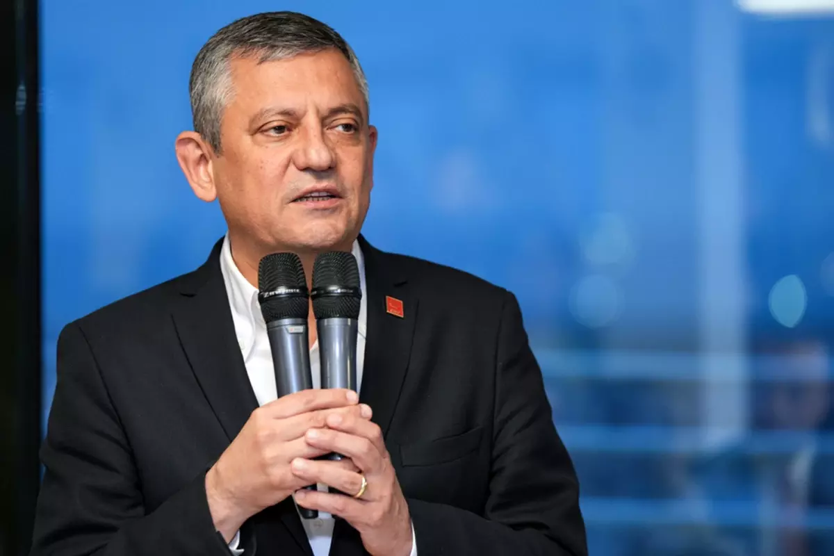 Özgür Özel'den Asgari Ücrete Yeni Öneri: Üç Aylık Artış ve Memur-Maaş Düzenlemeleri