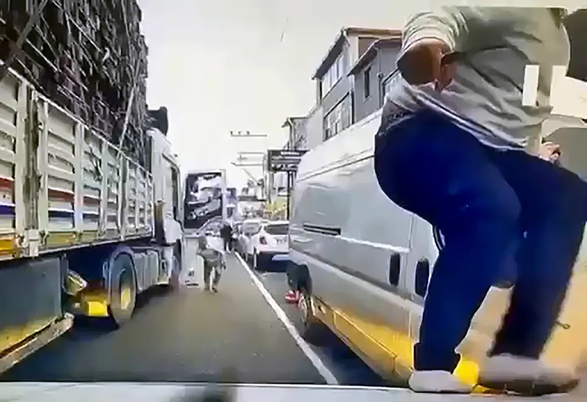 Adana’da Trafik Anlaşmazlığı Bıçak Saldırısına Dönüştü: İki Şüpheli Tutuklandı