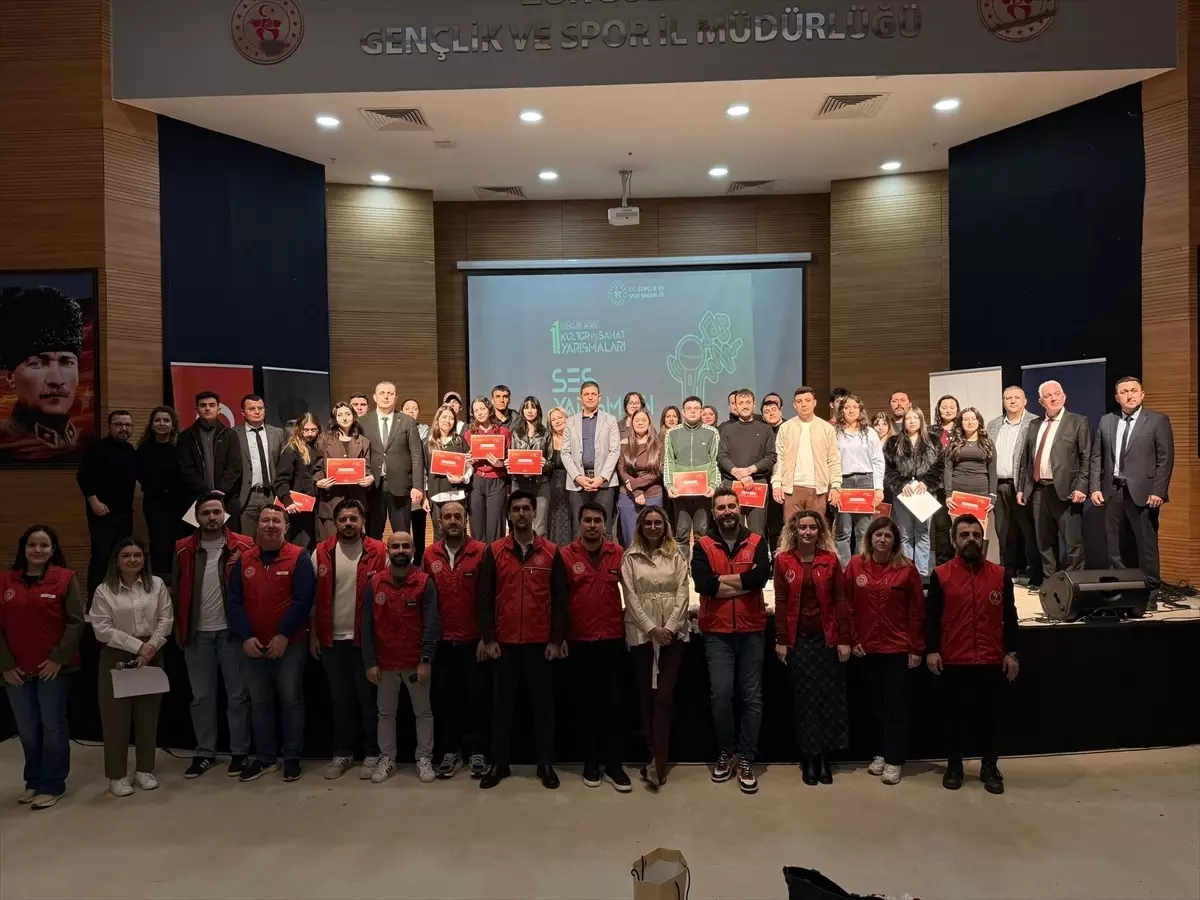 Zonguldak'ta Ses Yarışması Finali: Haktan Tuna Yapıcı ve Hayrunnisa Özmen Şampiyon Oldu