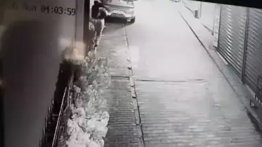 Kasklı hırsızın kaçış anı