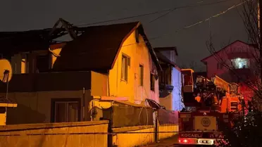 Yangın sonrası söndürülen evin iç görüntüsü