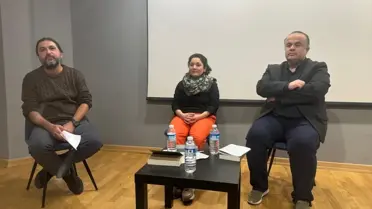 Etkinlikte Selma Rıza ve Uhuvvet kitabı