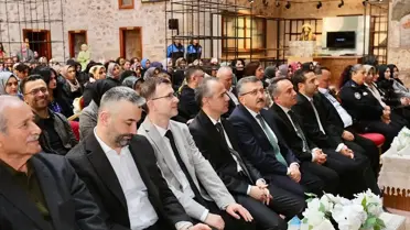 Seminer sırasında kadın sağlığı konuşması