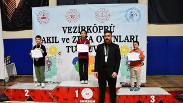 Turnuvada yarışan öğrenciler