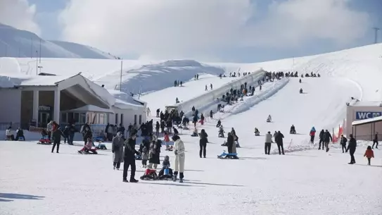 Yedikuyular Kayak pistlerinden bir görüntü