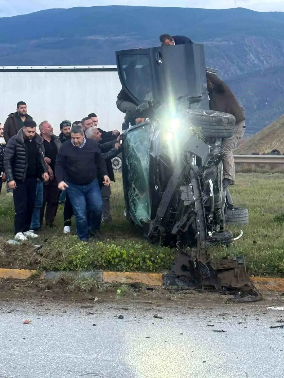 Kastamonu’da D-100 Yolunda Otomobil Takla Attı: Sürücü Hastaneye Kaldırıldı