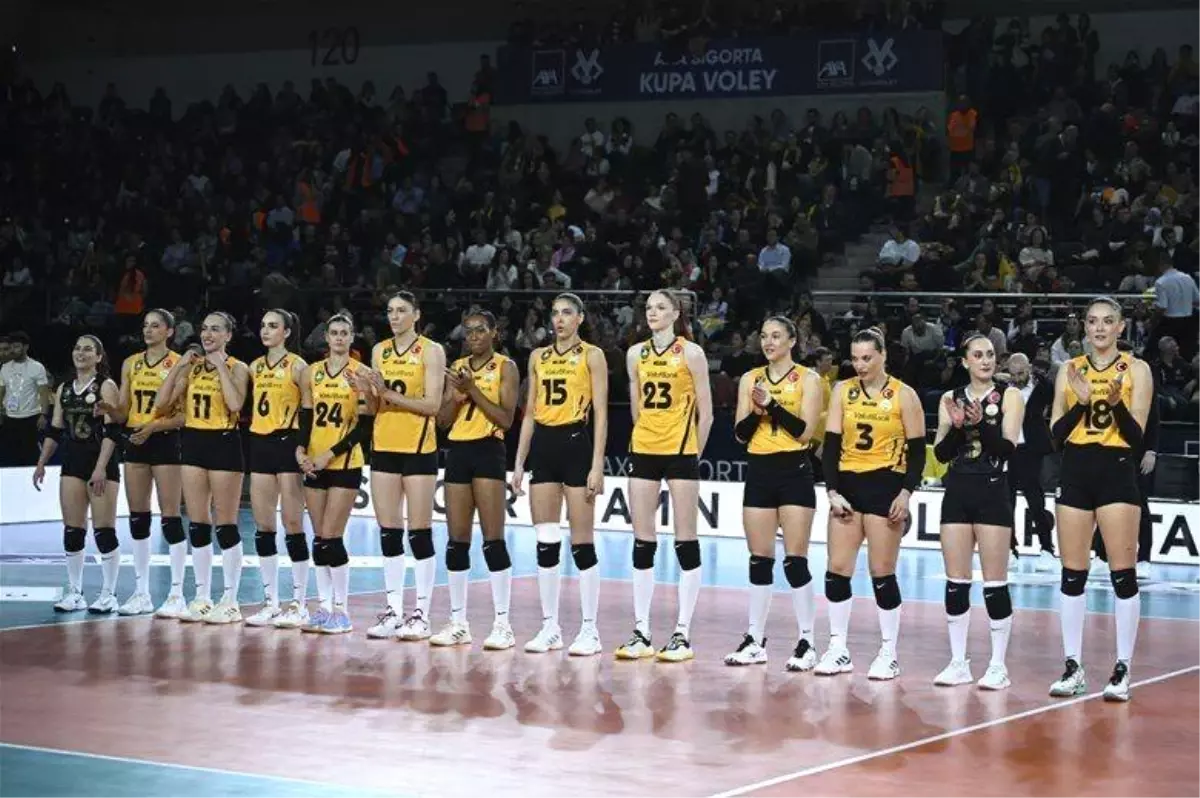 Gençlik ve Spor Bakanı Bak, V. Bank Kadın Voleybol Takımını Şampiyonlukları İçin Tebrik Etti