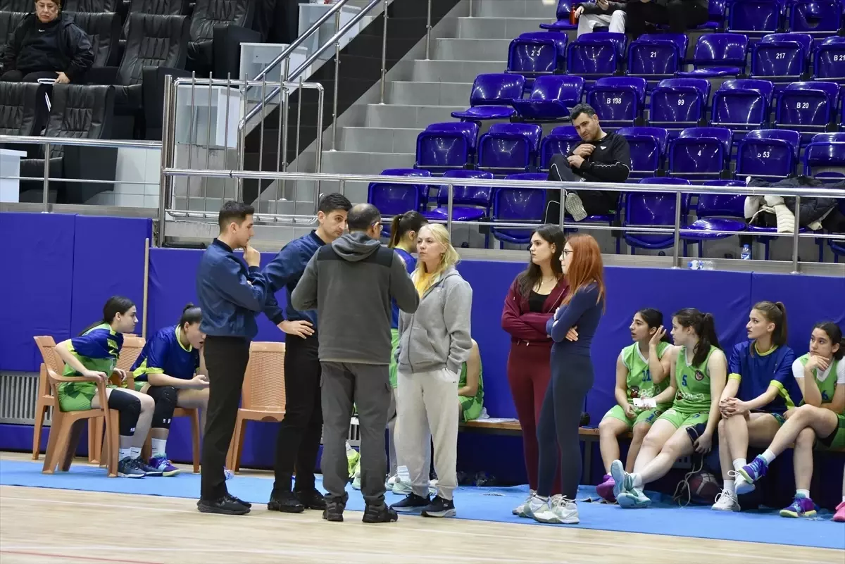 Anadolu 18 Yaş Altı Kızlar Şampiyonası Ordu Etabı'nda OGM Ormanspor 89-44 Galip