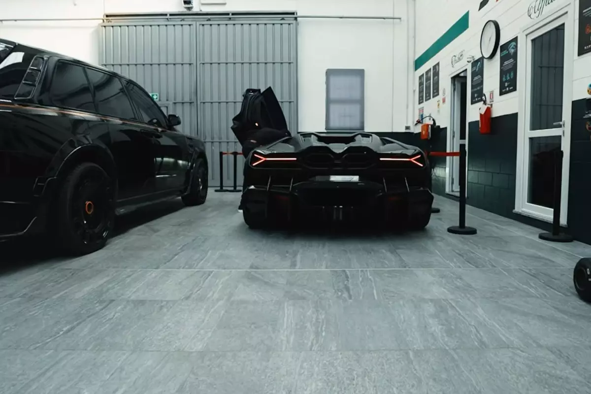 Hakan Çalhanoğlu'nun Lamborghini ve Rolls‑Royce’ları: Lüks Garajın Detayları