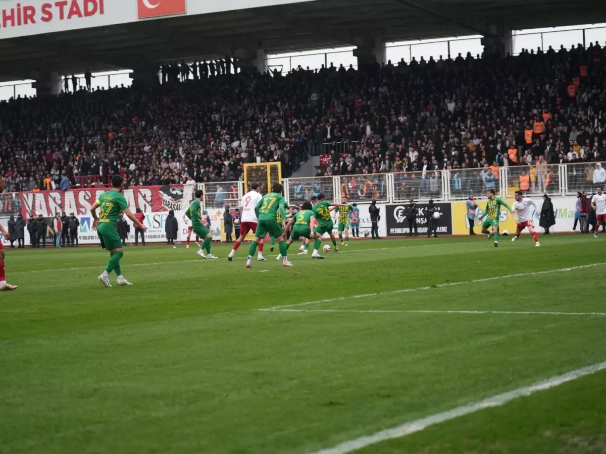 Batman Petrolspor, Şanlıurfaspor'u 2-1 Mağlup Ederek Liderliğini Güçlendirdi