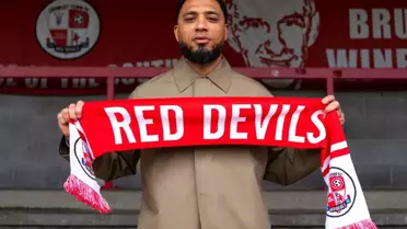 Crawley Town teknik direktör Colin Kazım-Richards