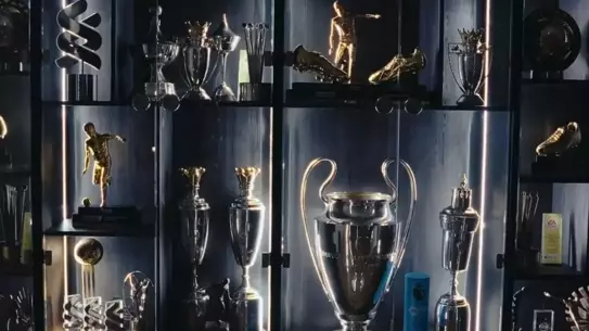 Mohamed Salah'ın Liverpool'dan Ayrılışını Resmen Duyurdu: Duygusal Veda ve Yeni Dönem Başlıyor