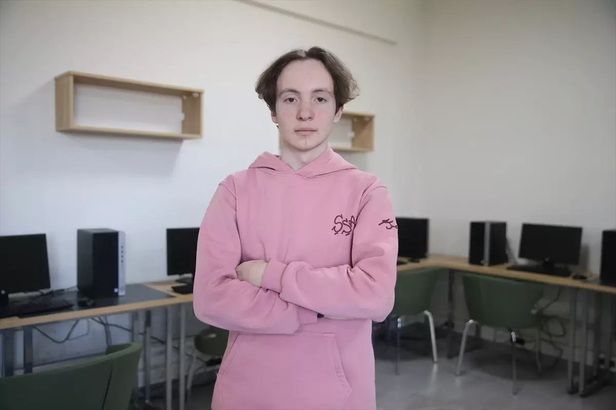 Bursa Liseli Gençler, Uzay Biyolojisi Simülasyonu Yapan AI Yazılımı ile Birinci Oldu