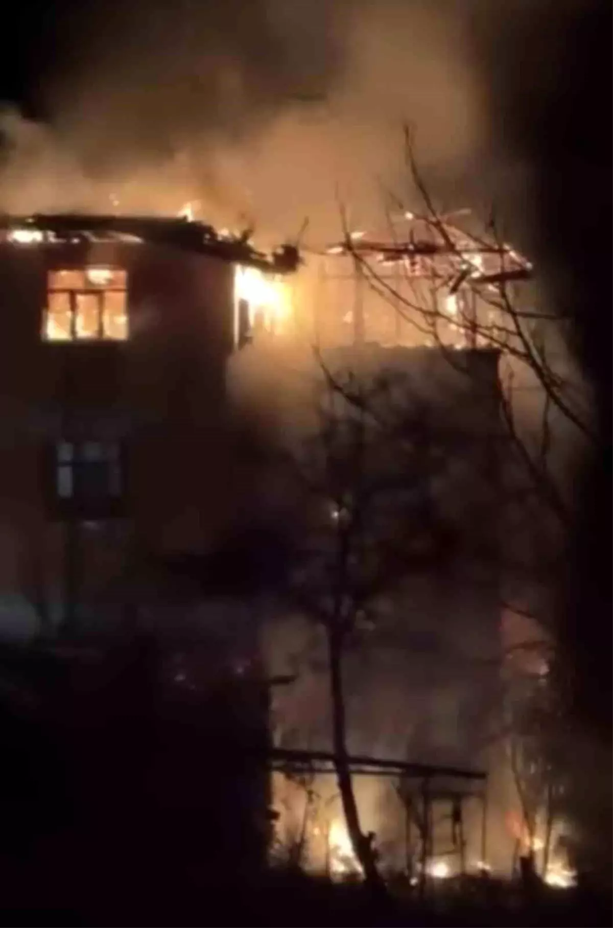 Çankırı Eldivan’da Şiddetli Yangın: Ev Kullanılamaz Hale Geldi