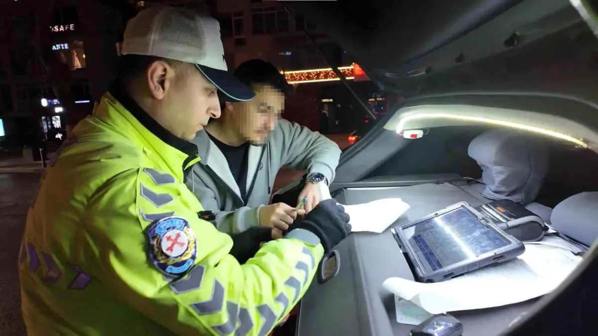 Kadıköy'de Abartı Egzoz Kullanımına Ağır Ceza: 16 Bin Lira ve 30 Gün Trafik Menajı