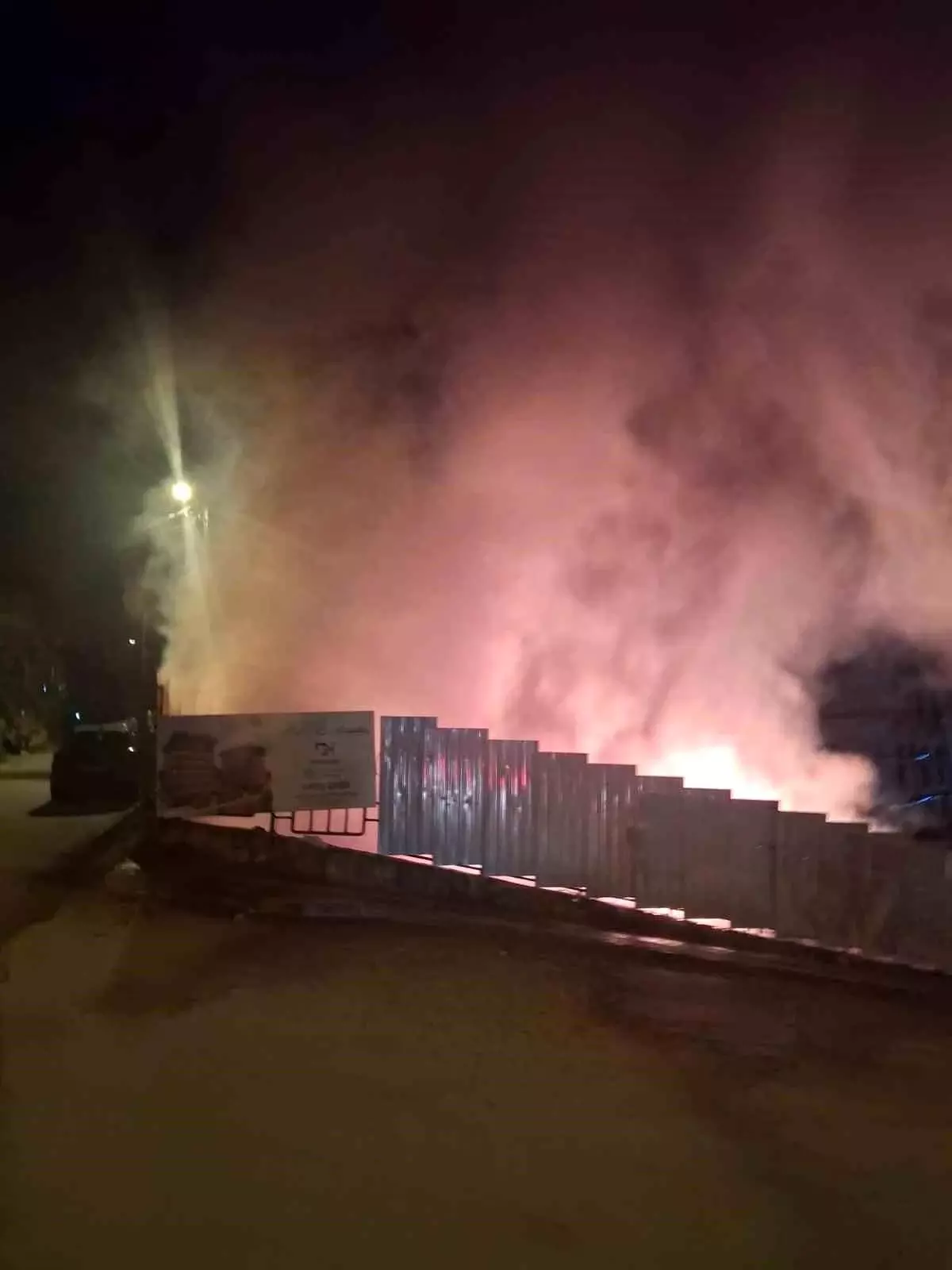 Üsküdar’da Şantiye Yangını Hızla Söndürüldü, Hasar Boyutu Belirlendi