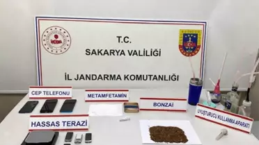 Jandarma ekipleri operasyonu yürütürken