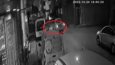 Kazada yaralanan çocuk ve çarpan otomobil