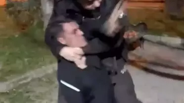 Mahalle bekçileri ve şüpheliler arasındaki gerilim anı