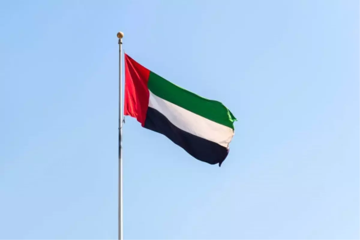 Abu Dabi'de Hava Savunma Sistemleri Füze Parçalarını Düşürdü: 2 Ölü, 3 Yaralı