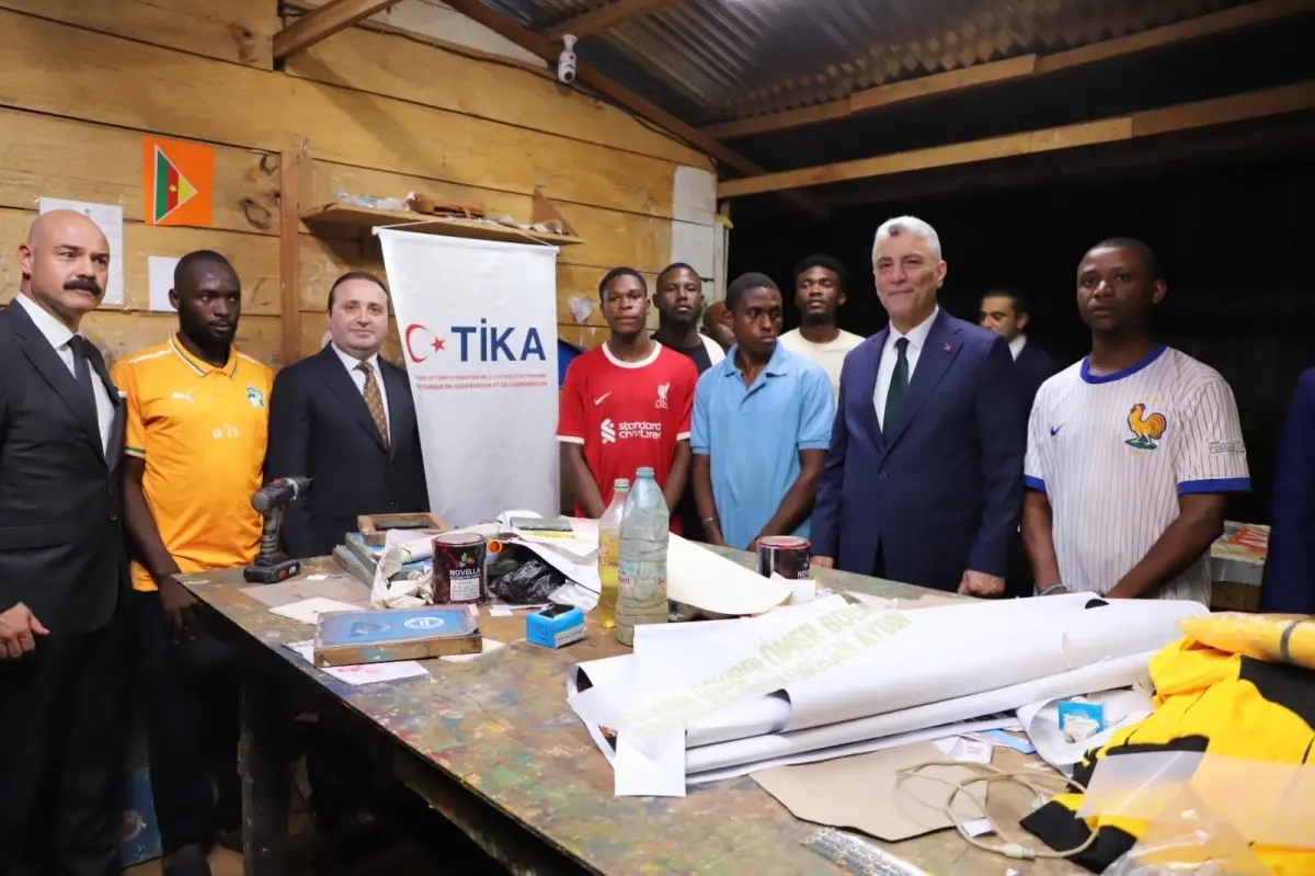 TİKA’nın Sokak Çocukları Atölyesi Kamer’da: Bakan Bolat’ın Ziyareti ve 180 Genç İçin Eğitim Hamlesi