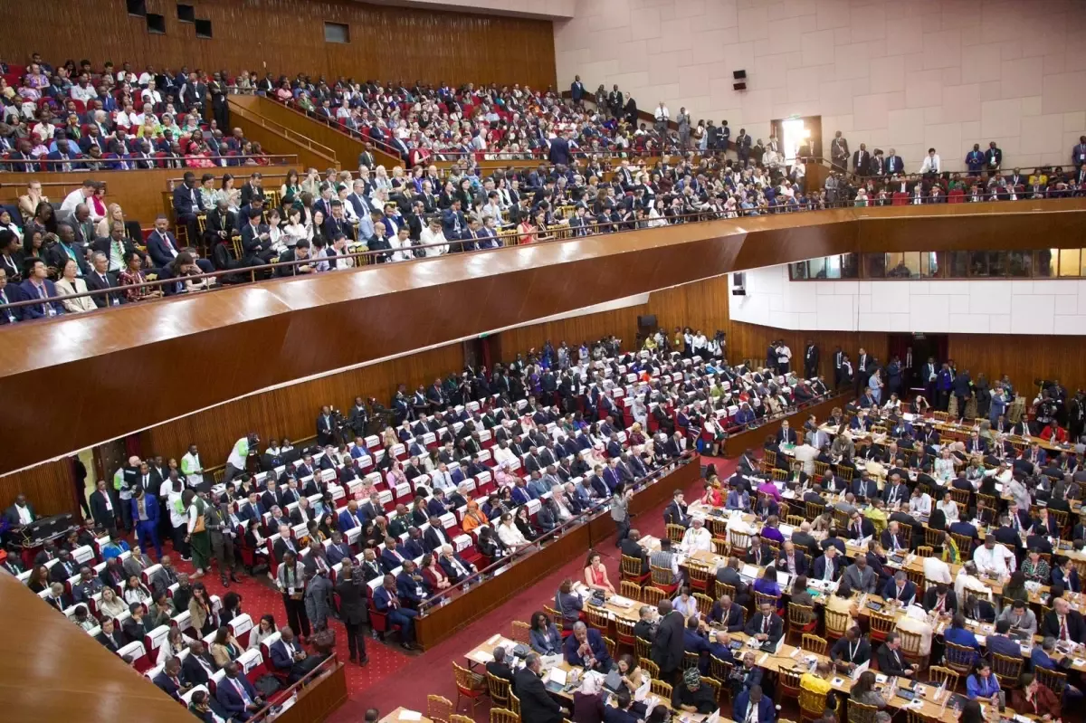 Bakan Bolat, DTÖ 14. Bakanlar Konferansı'nda Türkiye'nin Yatırım Rolünü Vurguladı
