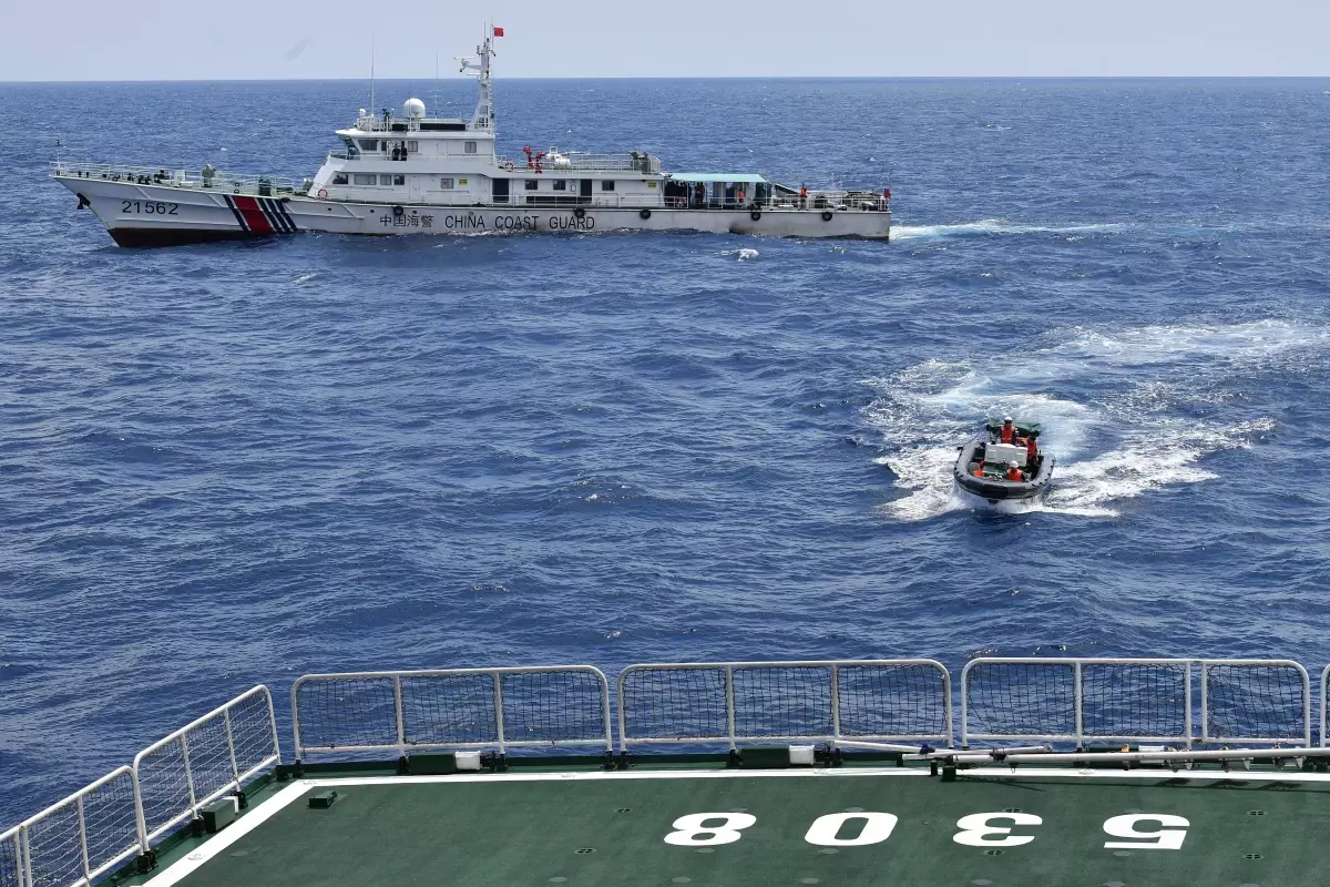 Çin, Filipinler'i Huangyan Dao'daki Deniz Operasyonlarını Durdurması İçin Uyardı