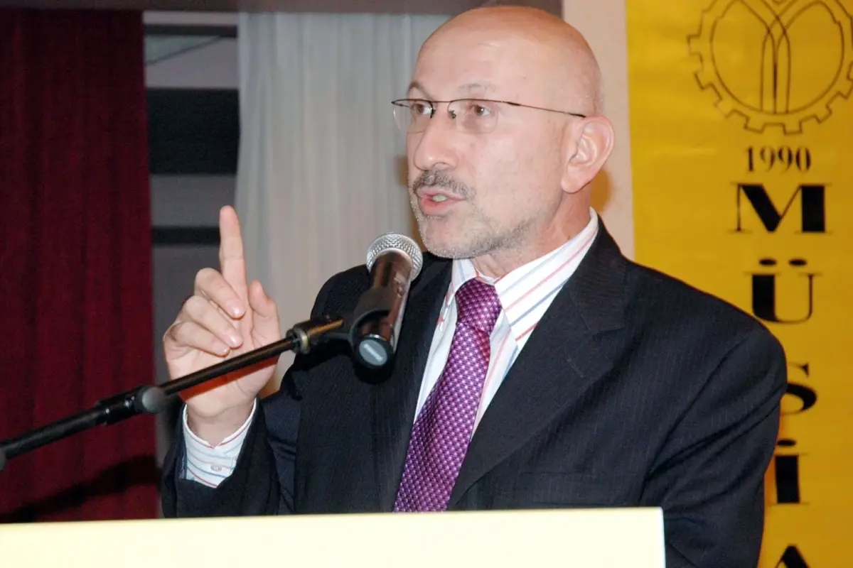 Eski AK Parti Milletvekili Bayram Ali Bayramoğlu, İzinsiz Sermaye Piyasası Faaliyeti Nedeniyle Tutuklandı