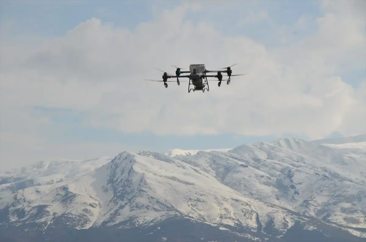 Muş'ta Drone Destekli Gübreleme: 42 Bin Dekar Buğday Tarlası Modern Tarımın İlk Adımını Atıyor